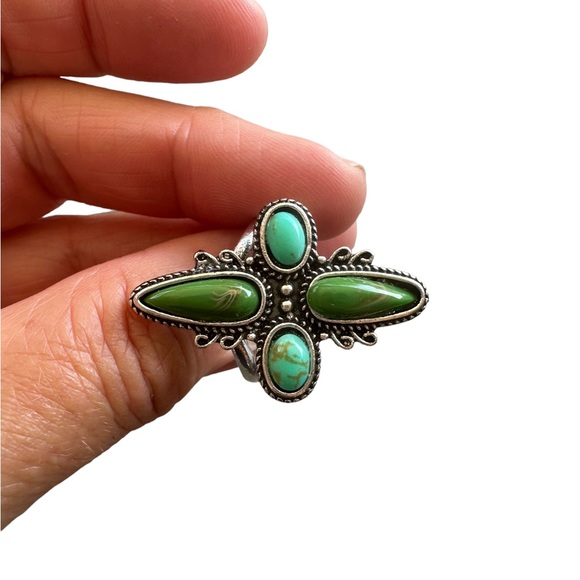 Green and Turquoise Stone Silver Ring - Picture 3 of 6